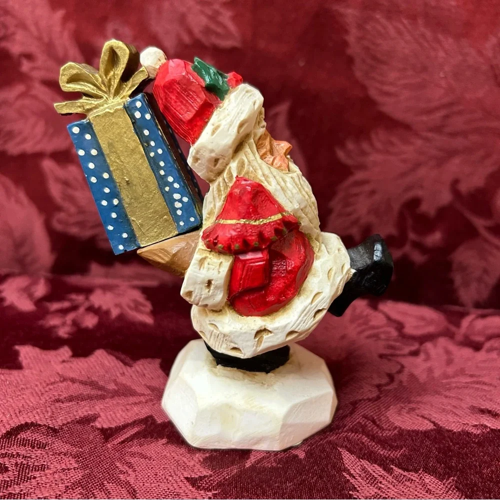 David Frykman Christmas 1995 Santa W/Present ‎ Figurine  DF1071  Folk Art Rustic